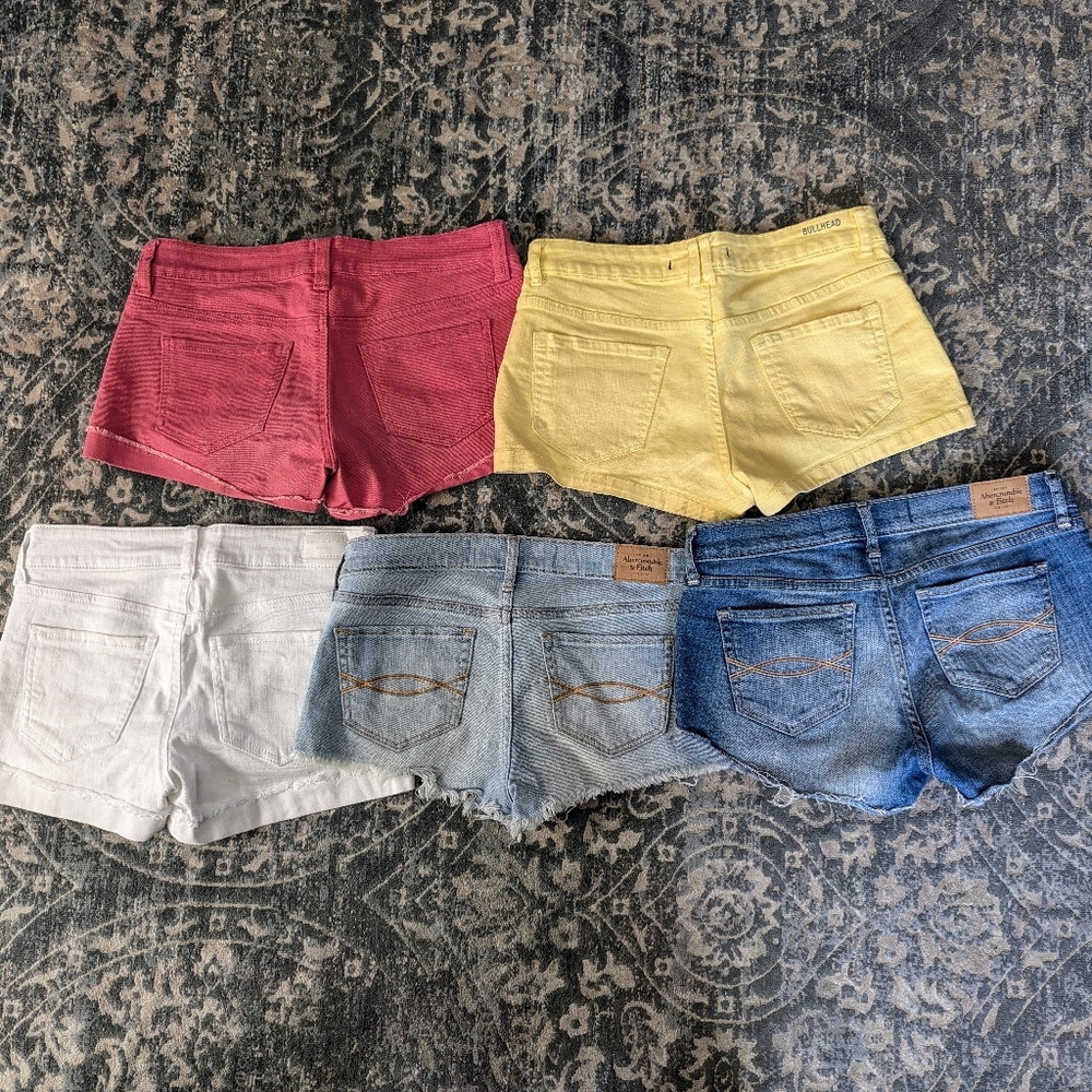 SOLD: Bundle of Size 2 / 26 Wide Shorts!
